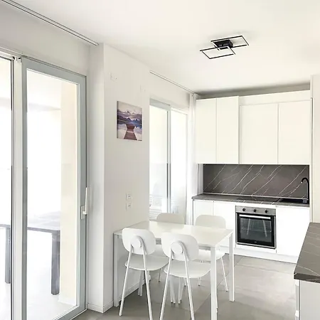 Апартаменты Tahiti Frontemare - - Family Лидо-ди-Езоло