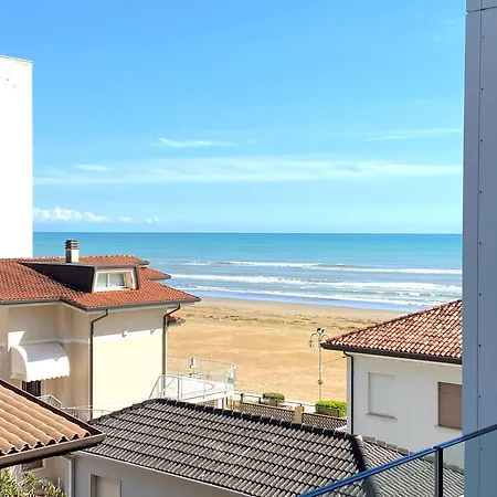 Tahiti Frontemare - - Family Лидо-ди-Езоло