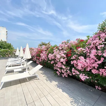 Tahiti Frontemare - - Family Апартаменты Лидо-ди-Езоло